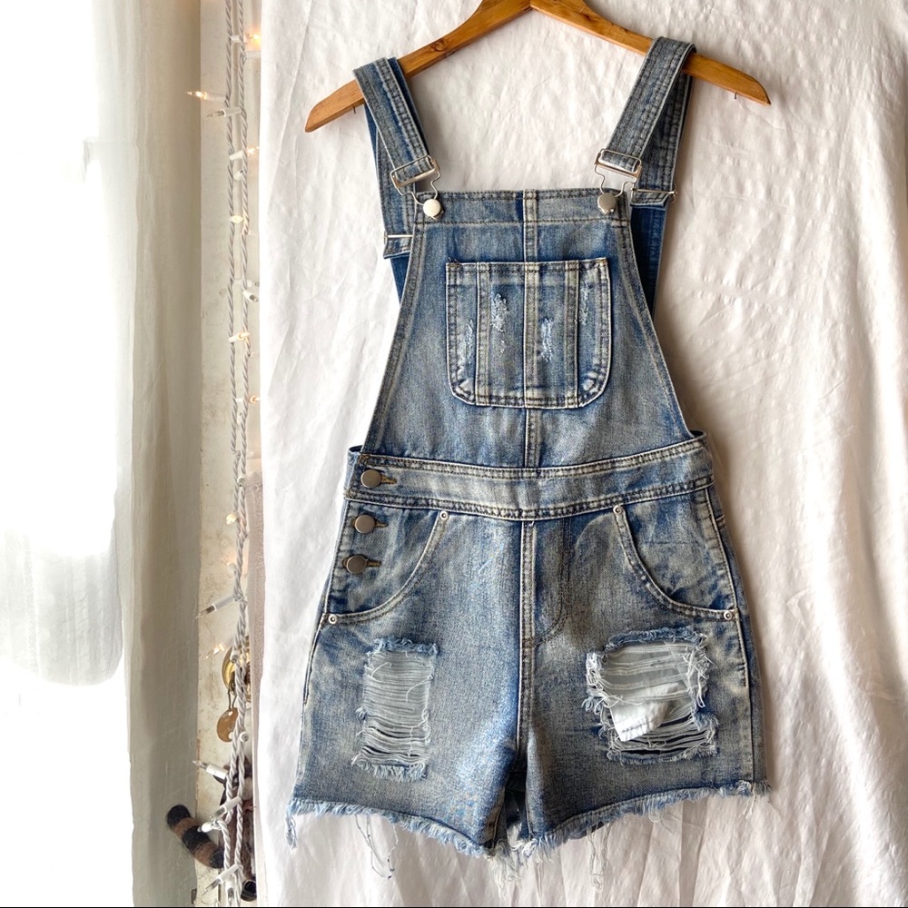 ✴️SOLD✴️BooHoo Blue Distressed Denim Overall